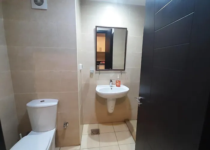 Aldau Heights Cozy Big Apartman Gurdaka