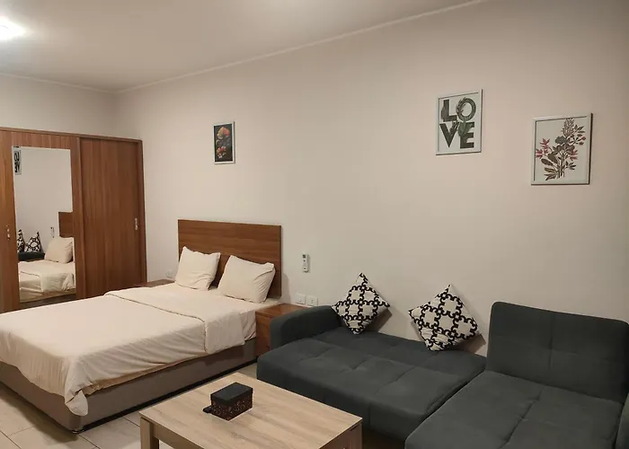 Aldau Heights Cozy Big